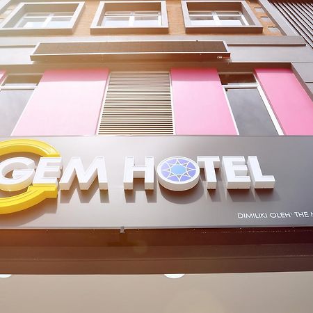 Gem Hotel Нусаджайя Экстерьер фото
